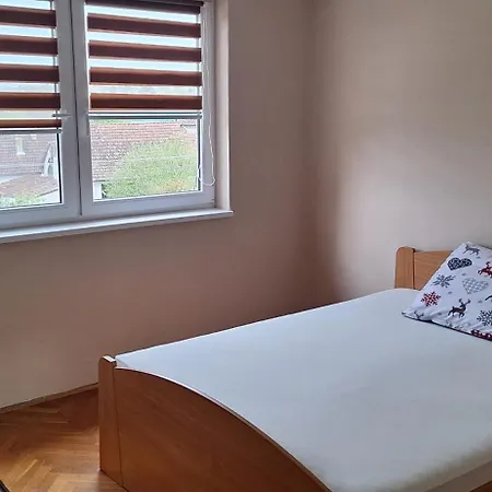 Uros Apartment